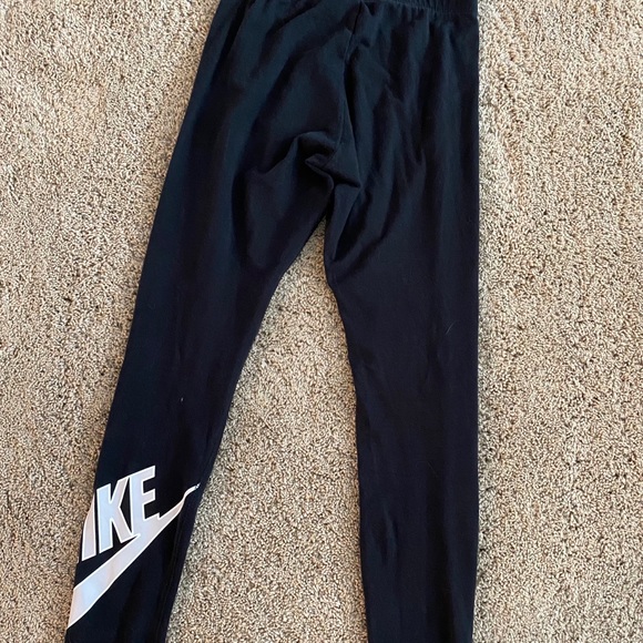 Nike Leggings - Picture 2 of 4